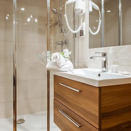 Ubytování v soukromí Koliba - Komfortowe Pokoje Jacuzzi & E-Rowery